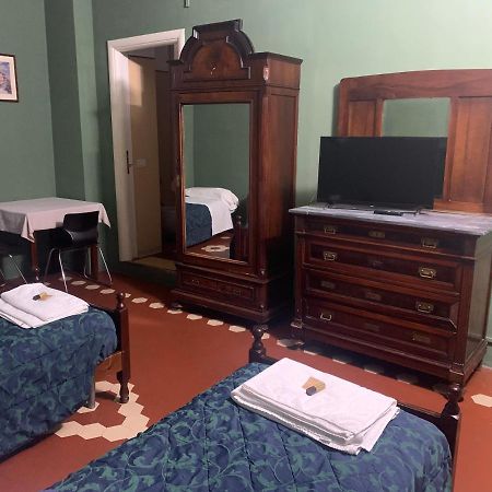 Leon Doro Hotell Parma Exteriör bild