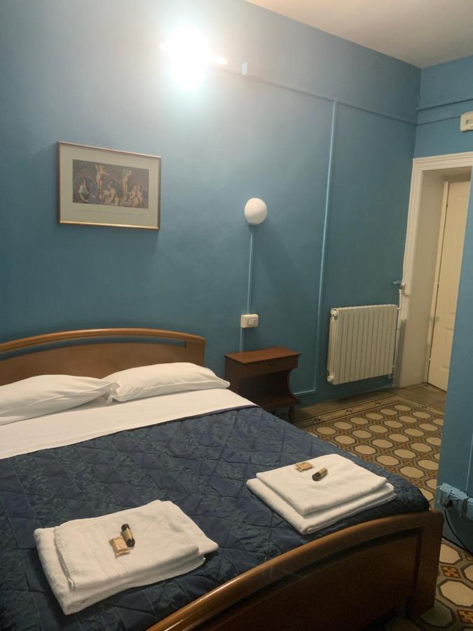 Leon Doro Hotell Parma Exteriör bild