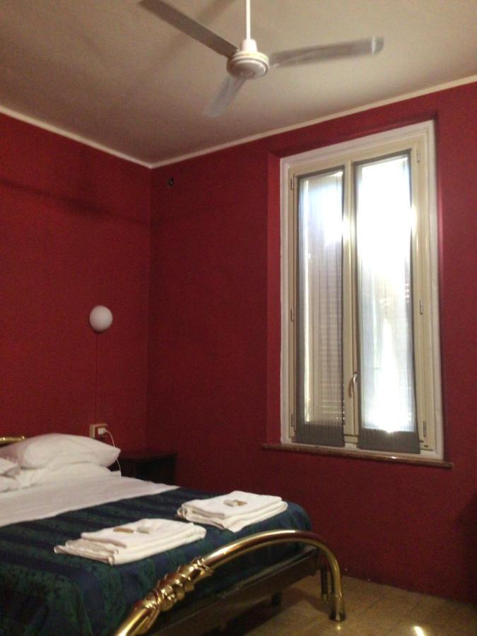 Leon Doro Hotell Parma Exteriör bild