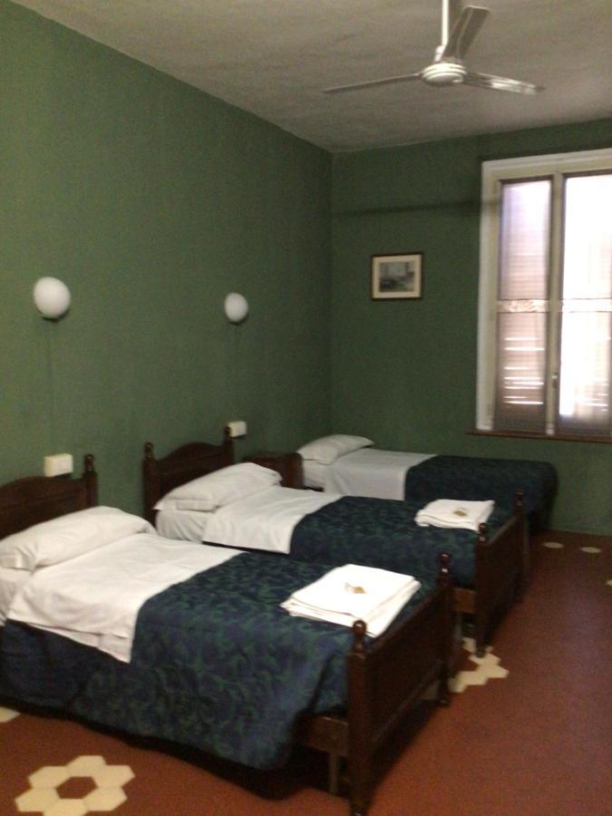 Leon Doro Hotell Parma Exteriör bild
